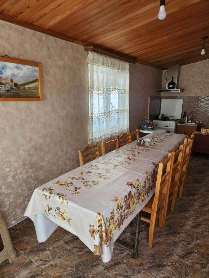 Moon Night Hotell Kazbegi Exteriör bild