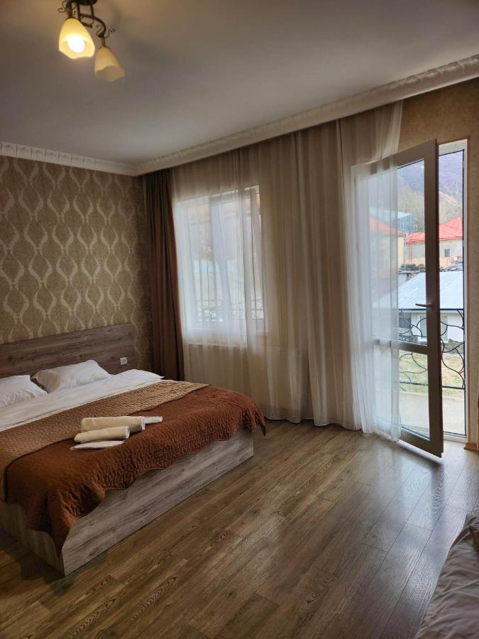 Moon Night Hotell Kazbegi Exteriör bild