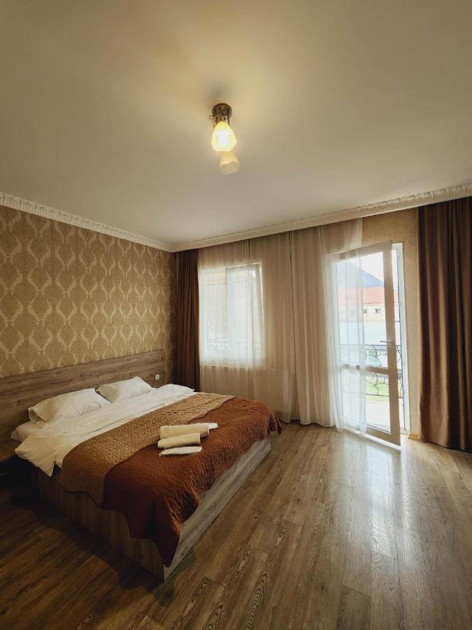 Moon Night Hotell Kazbegi Exteriör bild